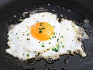 fried egg 703904 640